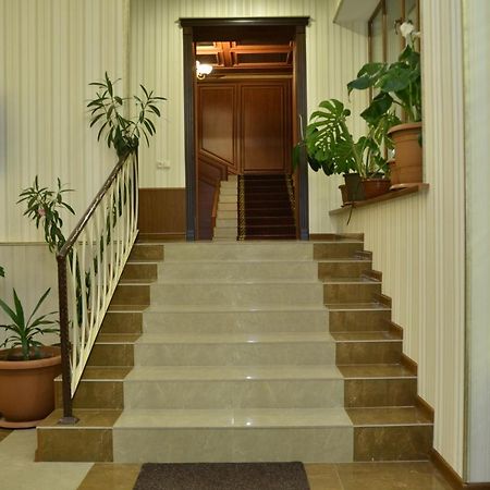 Hotel Khrchit Martuni Exterior foto
